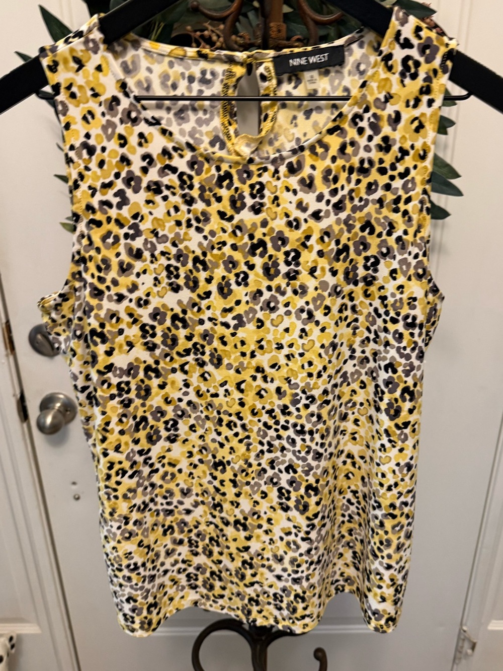 Nine West Seeing Spots Abstract Animal Print Leopard Print Sleeveless Top M